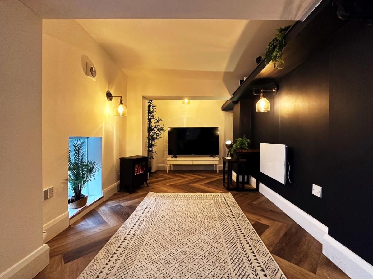 Liam Place Near Hyde Park - 1 Double Bed, 1 Sofa Bed, Spacious Apartment, Private Entrance Londyn Zewnętrze zdjęcie